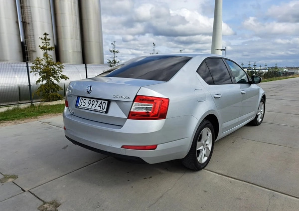 Skoda Octavia cena 24900 przebieg: 306250, rok produkcji 2015 z Słupsk małe 277